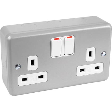 mk metal clad twin socket